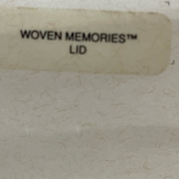 Longaberger Homestead new in packaging lid only
10.4 x 6.4 - Picture 5 of 5